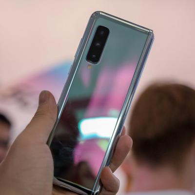 Chi tiết Galaxy Fold bản hoàn thiện - trải nghiệm lạ, hết lỗi màn hìn​​​​​​​​​​​​​​h